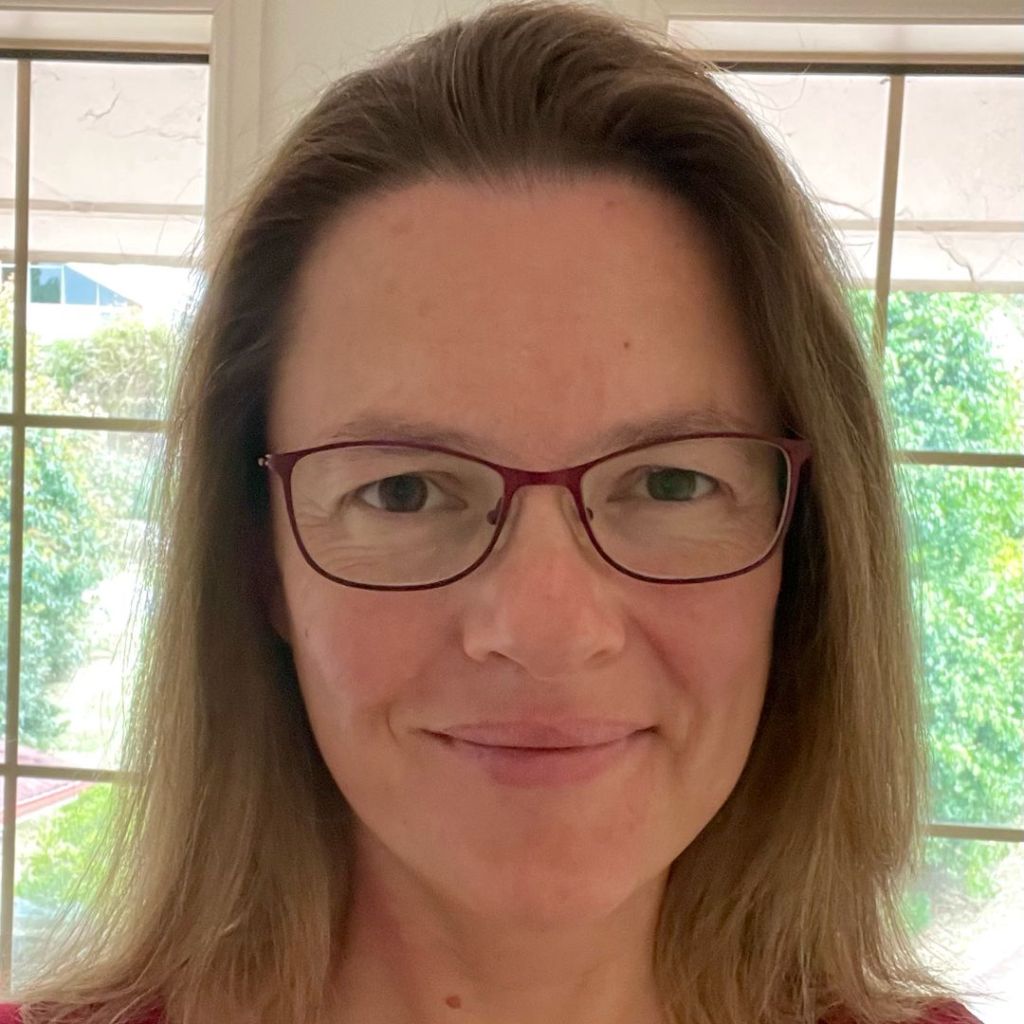 Season 4 Episode 7: Working with Cross-Cultural Teams with Stephanie&nbsp;Schwarz